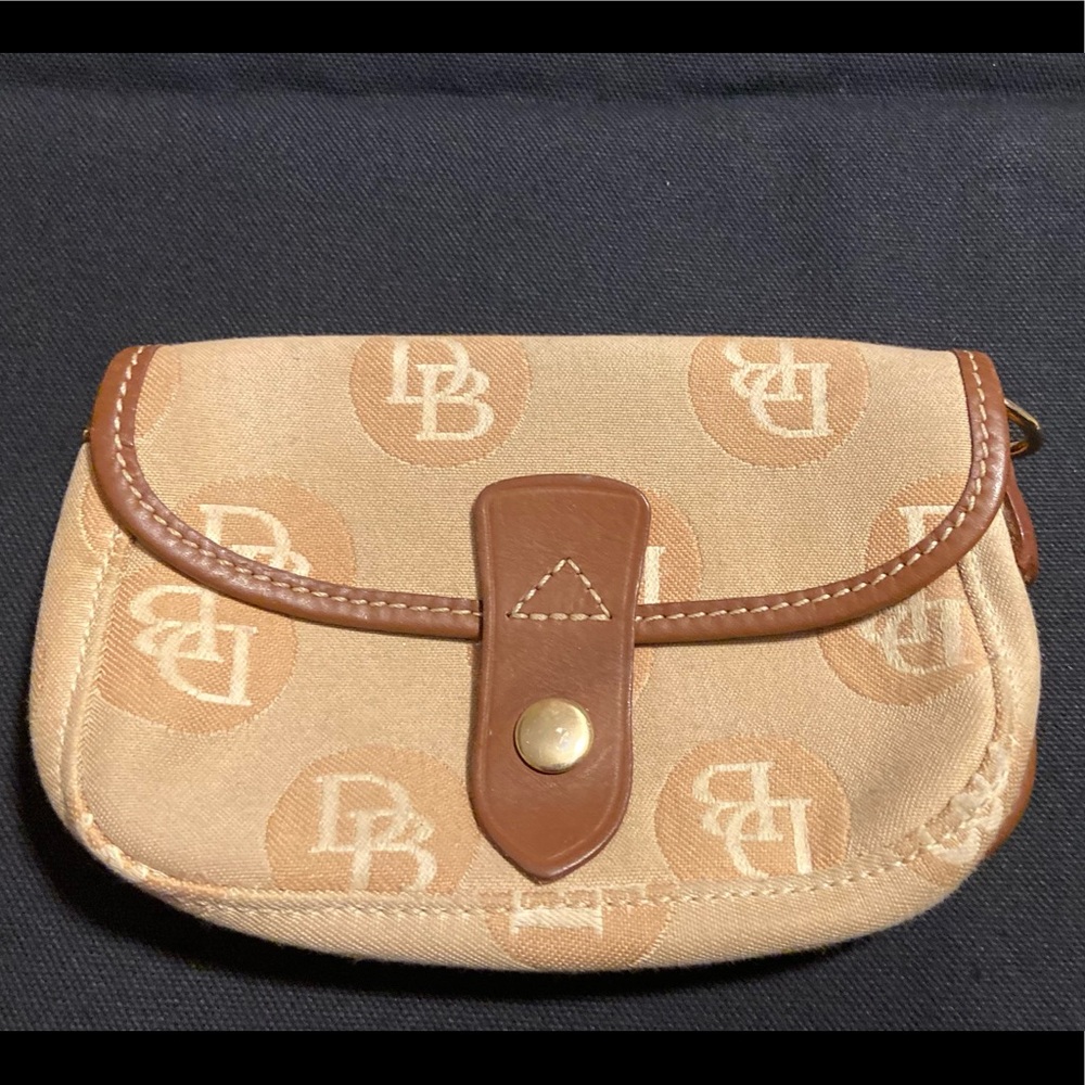 Dooney & Bourke beige/brown wristlet